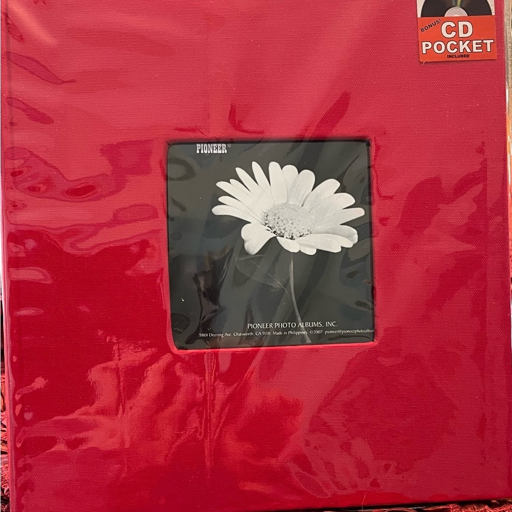 PIONEER Red Photo Album